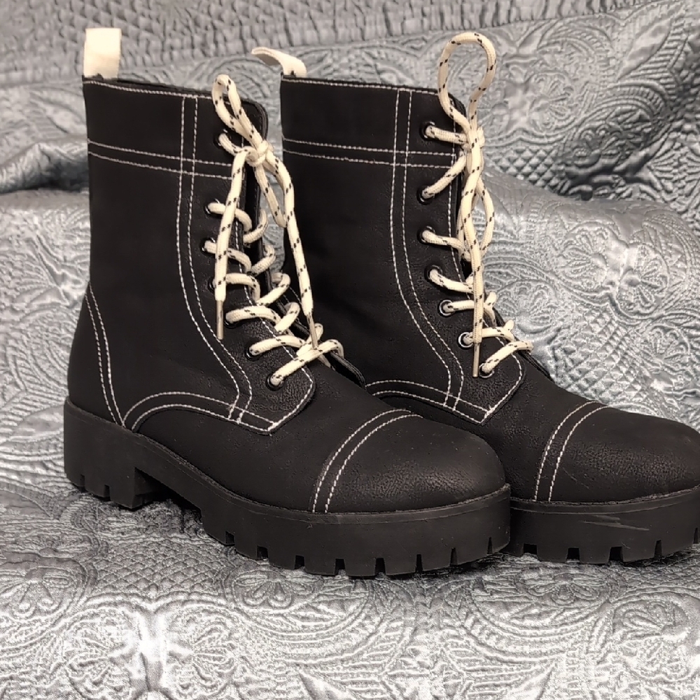 Stylish Black Lace-Up Boots